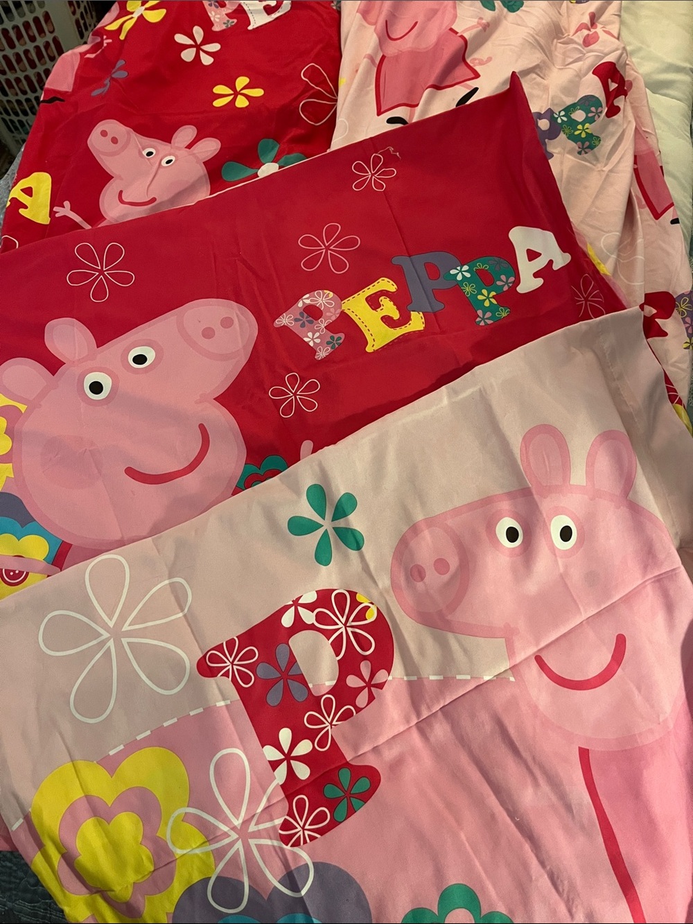 Peppa Pig Bedding Full size sheet set- light and dark pink- Floral Letters